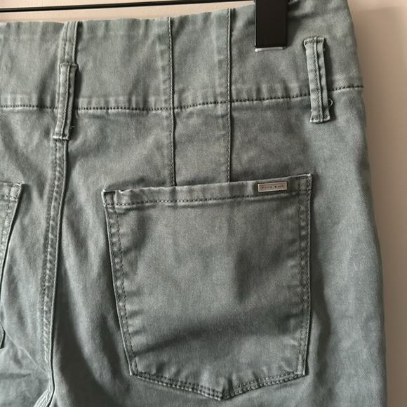 White House Black Market Pants - GUC WHITE HOUSE BLACK MARKET THE SLIM CROP PANT SIZE 4 TEAL